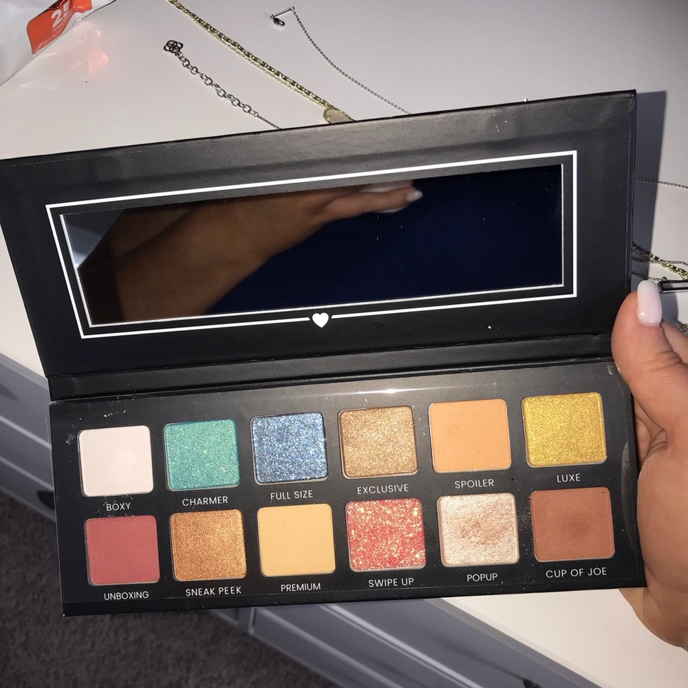 Boxy Charm Makeup Pallet